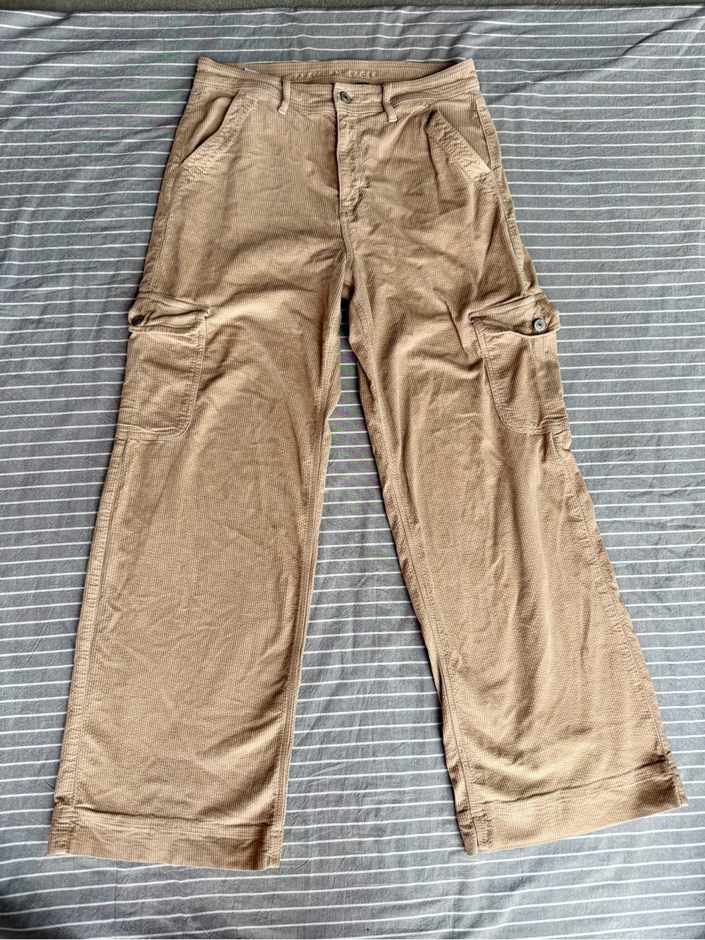 American Eagle high rise wide leg corduroy pants, size 10